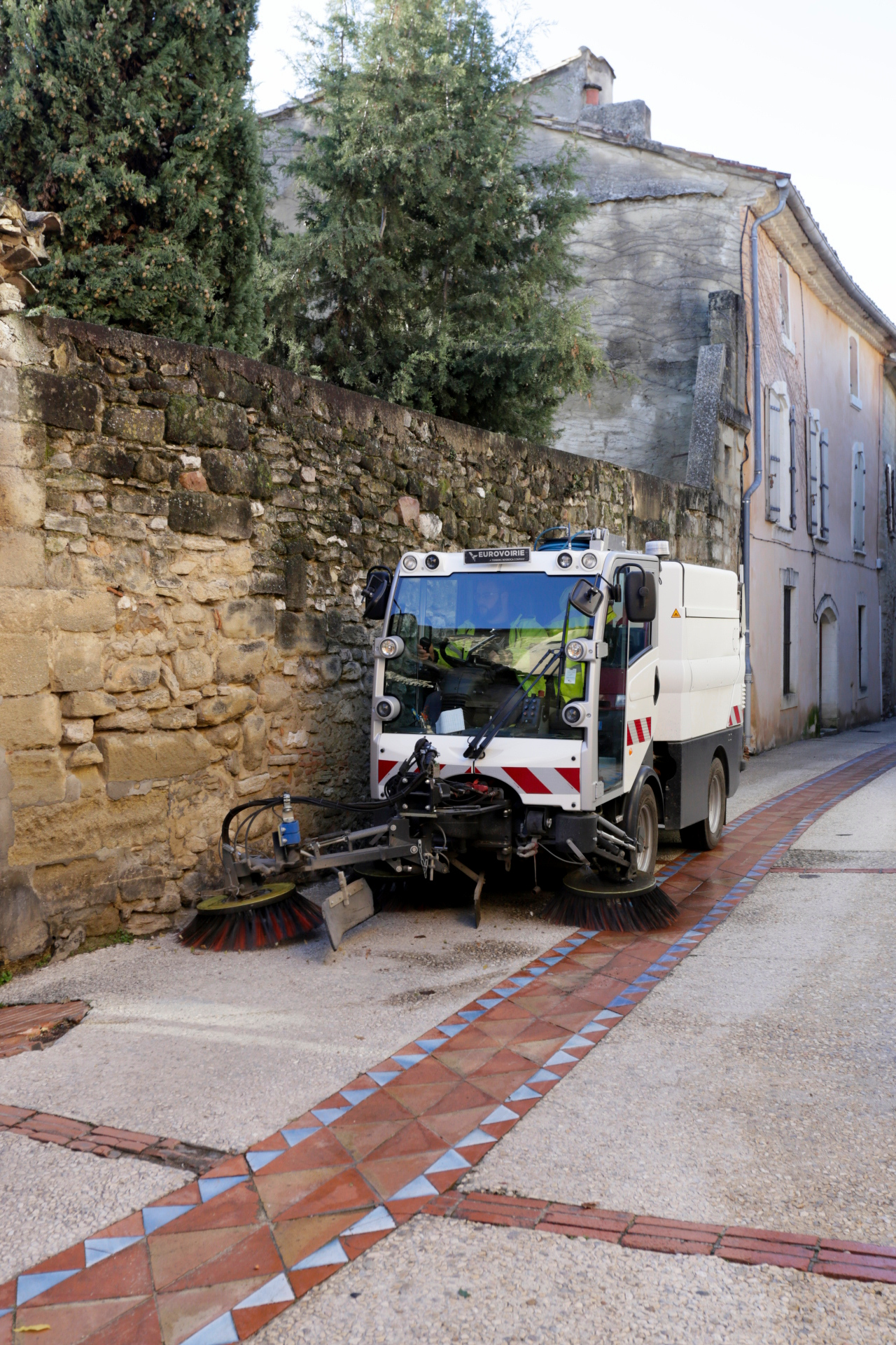 Services techniques Balayeuse Saint Quentin la Poterie